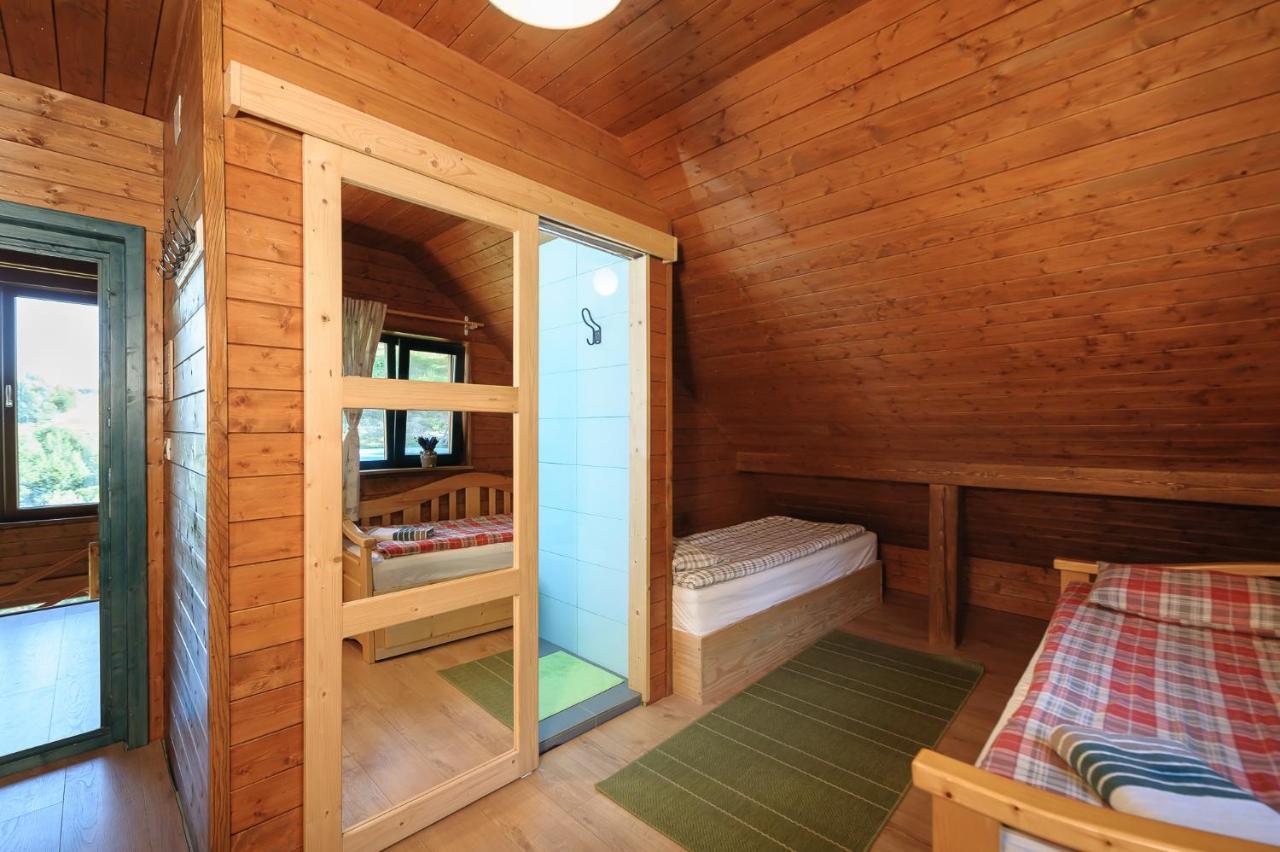 Rose Hip Hill Farm Bed & Breakfast Valea Tirnei Dış mekan fotoğraf