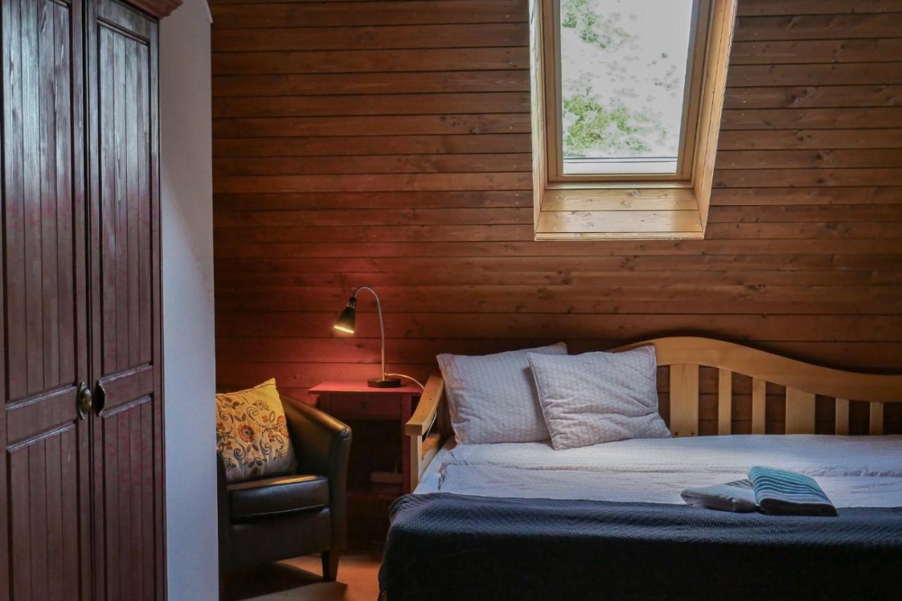 Rose Hip Hill Farm Bed & Breakfast Valea Tirnei Dış mekan fotoğraf