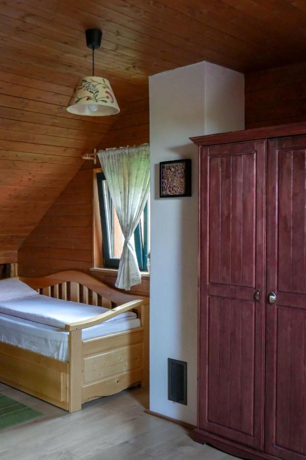 Rose Hip Hill Farm Bed & Breakfast Valea Tirnei Dış mekan fotoğraf