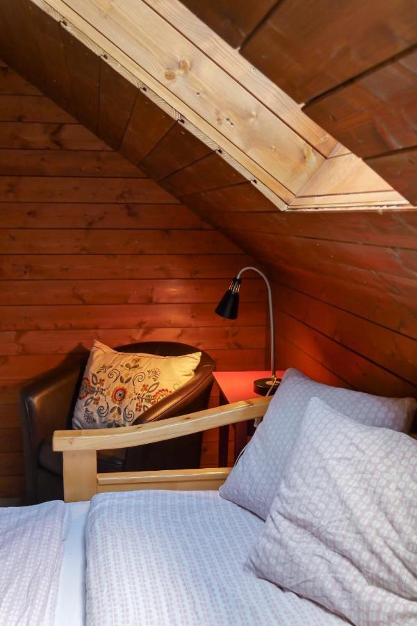 Rose Hip Hill Farm Bed & Breakfast Valea Tirnei Dış mekan fotoğraf